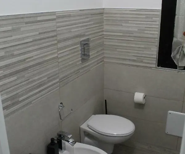 Newhouse Crispi 78 Daire *